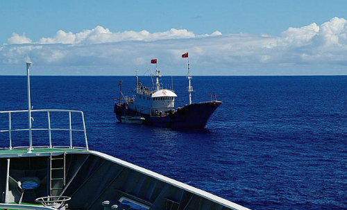 Một tàu cá Trung Quốc bị nghi trộm san hô ở lãnh hải Nhật Bản