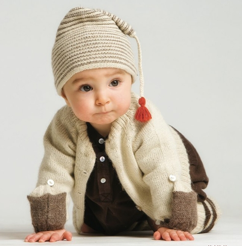 Đồ dùng mùa đông cần thiết cho bé là quần áo