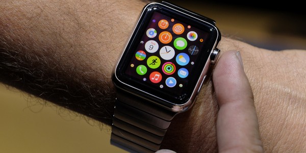Đồng hồ thông minh của Apple bán chạy do nhiều mẫu hàng được đặt từ trước