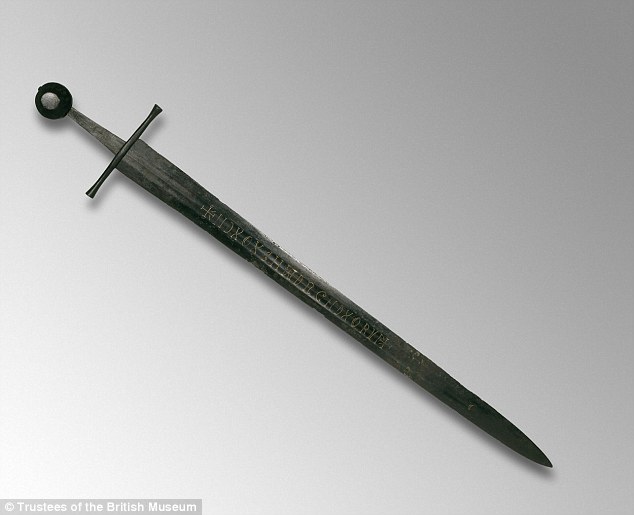 Thanh kiếm cổ được tìm thấy dưới sông Witham ở Lincolnshire, Anh