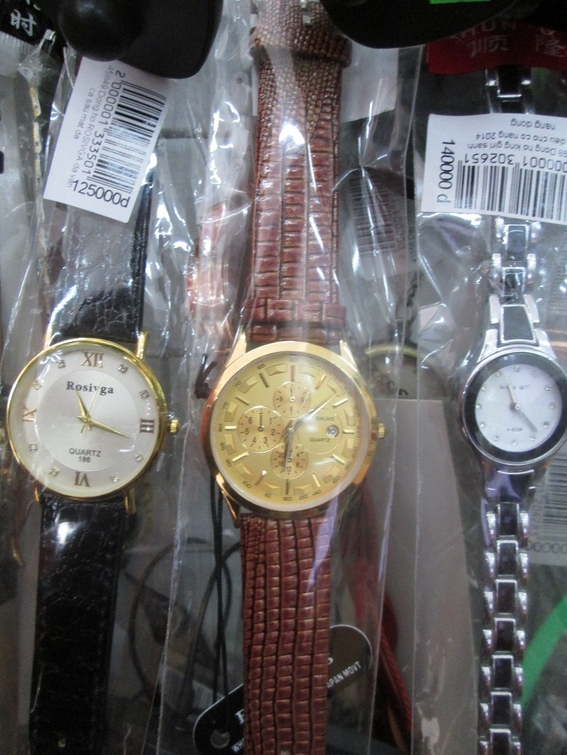 Những chiếc đồng hồ giá rẻ không rõ nguồn gốc xuất xứ