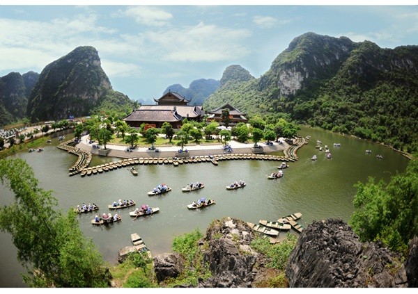 Những gia đình theo đạo Phật có thể chọn Ninh Bình làm điểm du lịch Tết dương lịch 2015