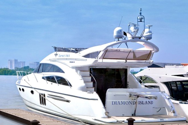Chiếc du thuyền Diamond Island