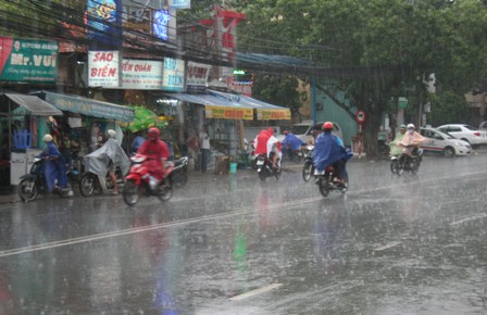 Dự báo thời tiết hôm nay ngày 26/10, dọc ven biển từ Thanh Hóa trở vào tới Quảng Ngãi có mưa vừa