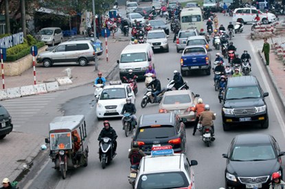 Giao thông kỳ lạ nhất Việt Nam, phố có tới tận 3 làn đường