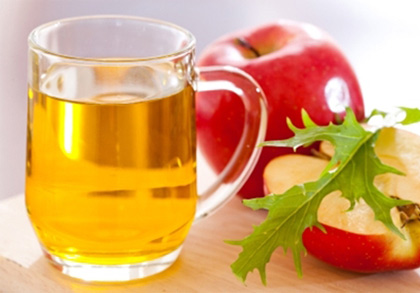 Rượu dấm táo có tác dụng tẩy da chết hiệu quả 