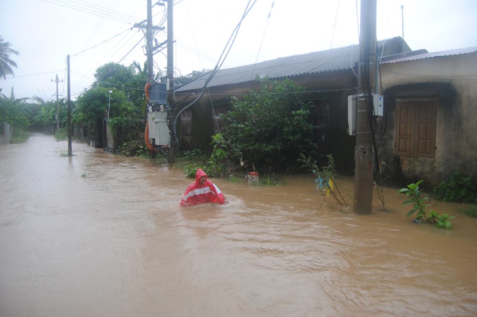  Nhiều nhà dân ở Quảng Bình bị ngập từ 0,5-1m. Ảnh: Vietnamnet