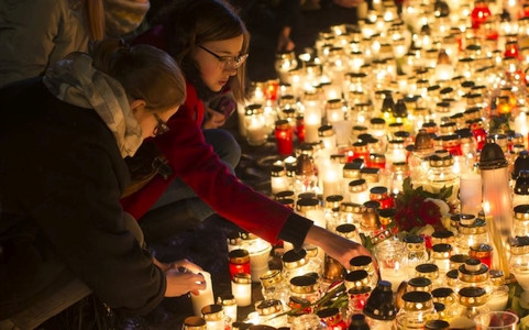Pháp tưởng niệm các nạn nhân vụ khủng bố Paris 1 năm trước
