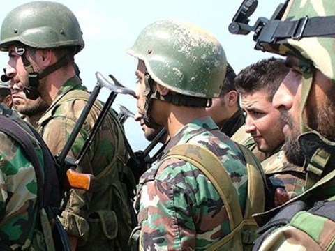  Chiến sự Syria: Binh sĩ Syria được triển khai đến căn cứ Kuweires, sẵn sàng cho hoạt động giải phóng Al-Bab