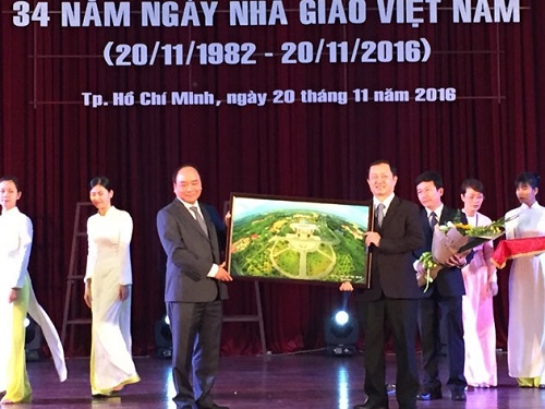 Thủ tướng Nguyễn Xuân Phúc thăm trường Đại học Quốc gia TP HCM