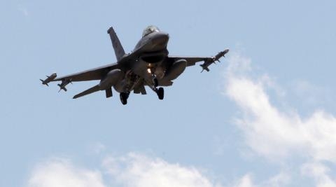  Chiến sự Syria: Máy bay chiến đấu F-16 của Thổ Nhĩ Kỳ tham gia không kích ở Syria.