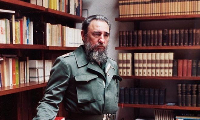  Năm 2009, Cuba xuất bản cuốn sách dày 339 trang, tập hợp gần 2.000 bài phát biểu, trang viết của Fodel Castro trong suốt 49 năm nắm quyền ở Cuba. Ảnh: AP