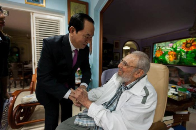  Chủ tịch nước Việt Nam Trần Đại Quang đến chào nhà lãnh đạo Fidel Castro ngày 15/11. Ảnh: Reuters