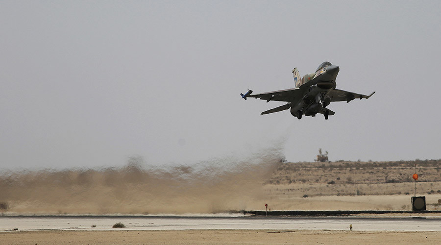 Chiến sự Syria: Một chiến đấu cơ F-16 của Israel xuất kích từ căn cứ không quân Ramon. Ảnh: Reuters