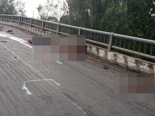 Tai nạn giao thông nghiêm trọng ngày 2/12: Hai nam sinh bị xe tải kéo lê hàng chục mét