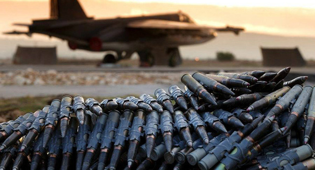  Chiến sự Syria: Vũ khí tập kết ở căn cứ không quân Hmeymim của Nga tại Syria. Ảnh: Sputnik