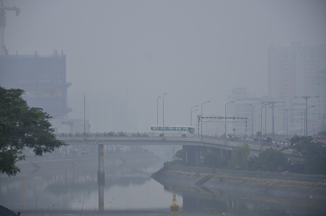 Hình ảnh TP. Hồ Chí Minh mờ ảo trong sương. Ảnh: Dân trí 