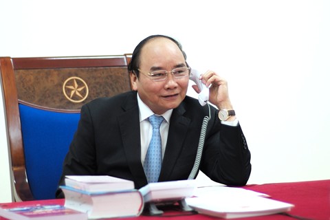  Thủ tướng Nguyễn Xuân Phúc điện đàm với Tổng thống đắc cử Hoa Kỳ Donald Trump. Ảnh: VGP