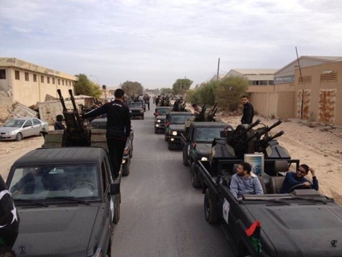  Chiến sự Syria: Xe quân sự Syria mà phiến quân IS xuất hiện ở tỉnh Anbar, Iraq. Ảnh IQ 