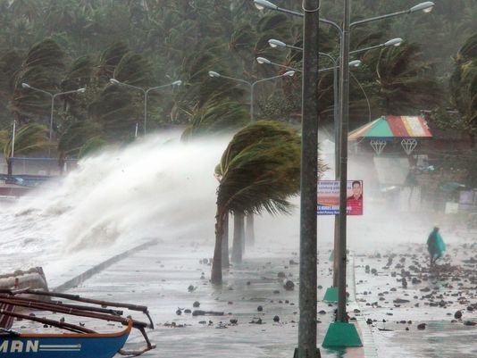Bão Nock-ten là cơn bão lớn nhất đổ bộ vào Philippines trong năm 2016. Ảnh: USA Today