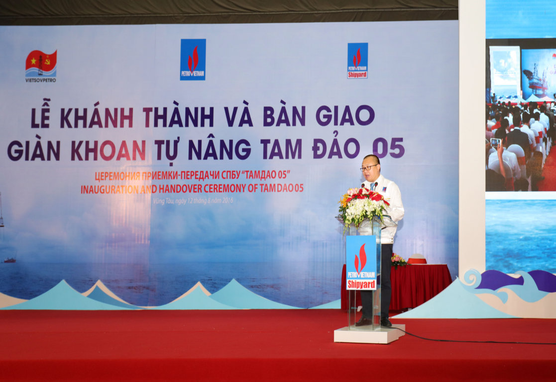Tổng Giám đốc PV Shipyard Lê Hưng báo cáo quá trình thi công Tam Đảo 05 