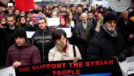 Chiến sự Syria: Người Châu Âu tuần hành tỏ tình đoàn kết với người dân Aleppo, ảnh chụp ngày 14/12/2016, tại Sarajevo.