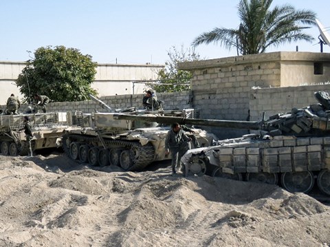 Chiến sự Syria: Xe tăng T-72 của quân đội Nga tham chiến tại Syria