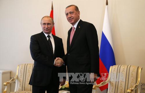 Chiến sự Syria: Tổng thống Nga Vladimir Putin (trái) và Tổng thống Thổ Nhĩ Kỳ Recep Tayyip Erdogan. Ảnh: EPA/TTXVN