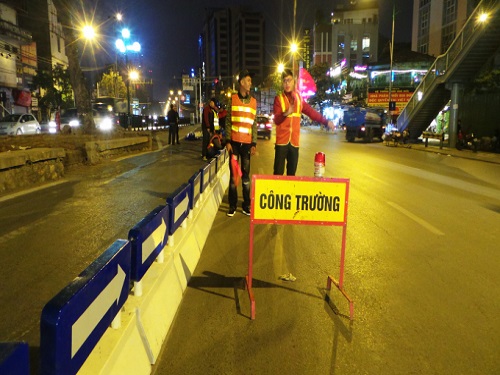 Hà Nội: Chính thức lắp dải phân cách cứng cho xe buýt nhanh BRT