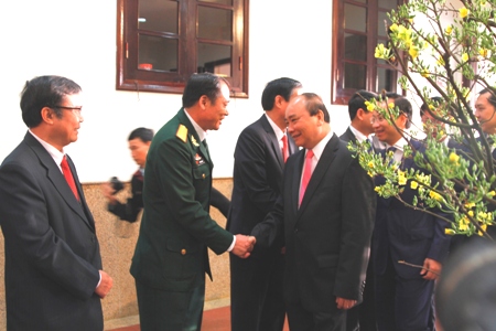  Thủ tướng đến thăm, chúc Tết Đảng bộ, chính quyền TP. Đà Nẵng. Ảnh: VGP
