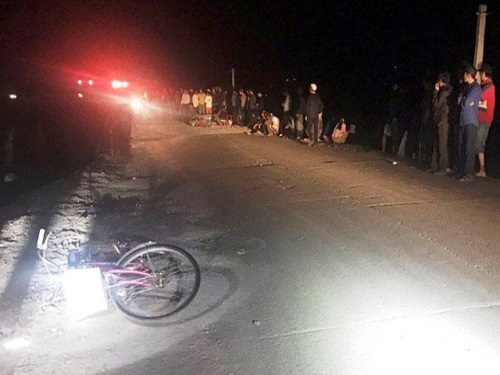 Tai nạn giao thông ngày 8/2: Hai người tử vong trong cabin xe tải bốc cháy dữ dội