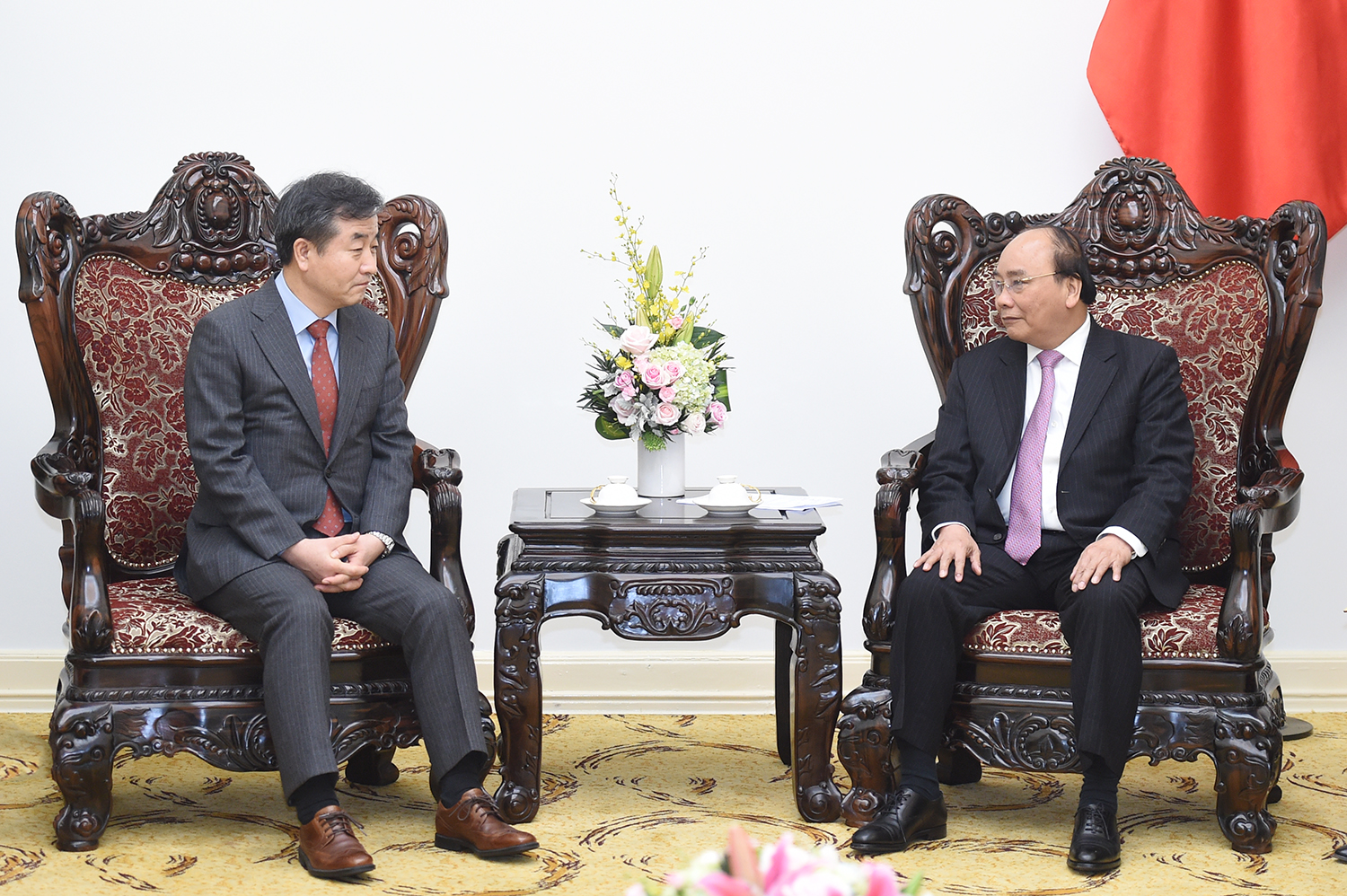  Thủ tướng Nguyễn Xuân Phúc tiếp ông Park No-hwang, Chủ tịch, Giám đốc điều hành Hãng thông tấn Hàn Quốc Yonhap. Ảnh: VGP