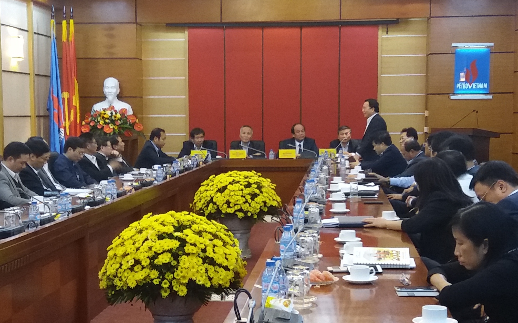  Triển khai quyết định của Thủ tướng về công tác cán bộ  Tập đoàn Dầu khí Việt Nam