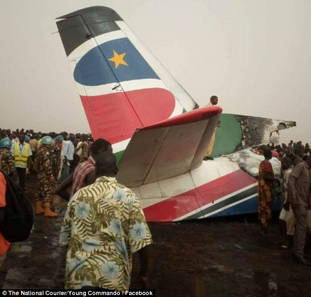 Đại diện hãng hàng không South Supreme Airlines cho biết, tất cả hành khách đã được sơ tán an toàn trước khi máy bay bốc cháy và phát nổ. 