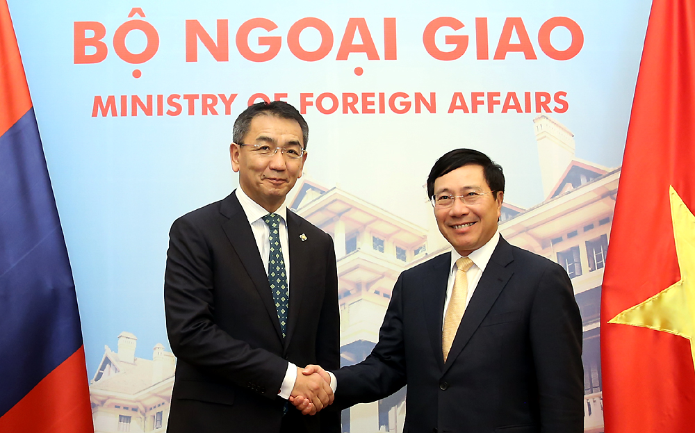 Phó Thủ tướng, Bộ trưởng Ngoại giao Phạm Bình Minh và Bộ trưởng Ngoại giao Mông Cổ Tsend Munkh-Orgil. Ảnh: VGP