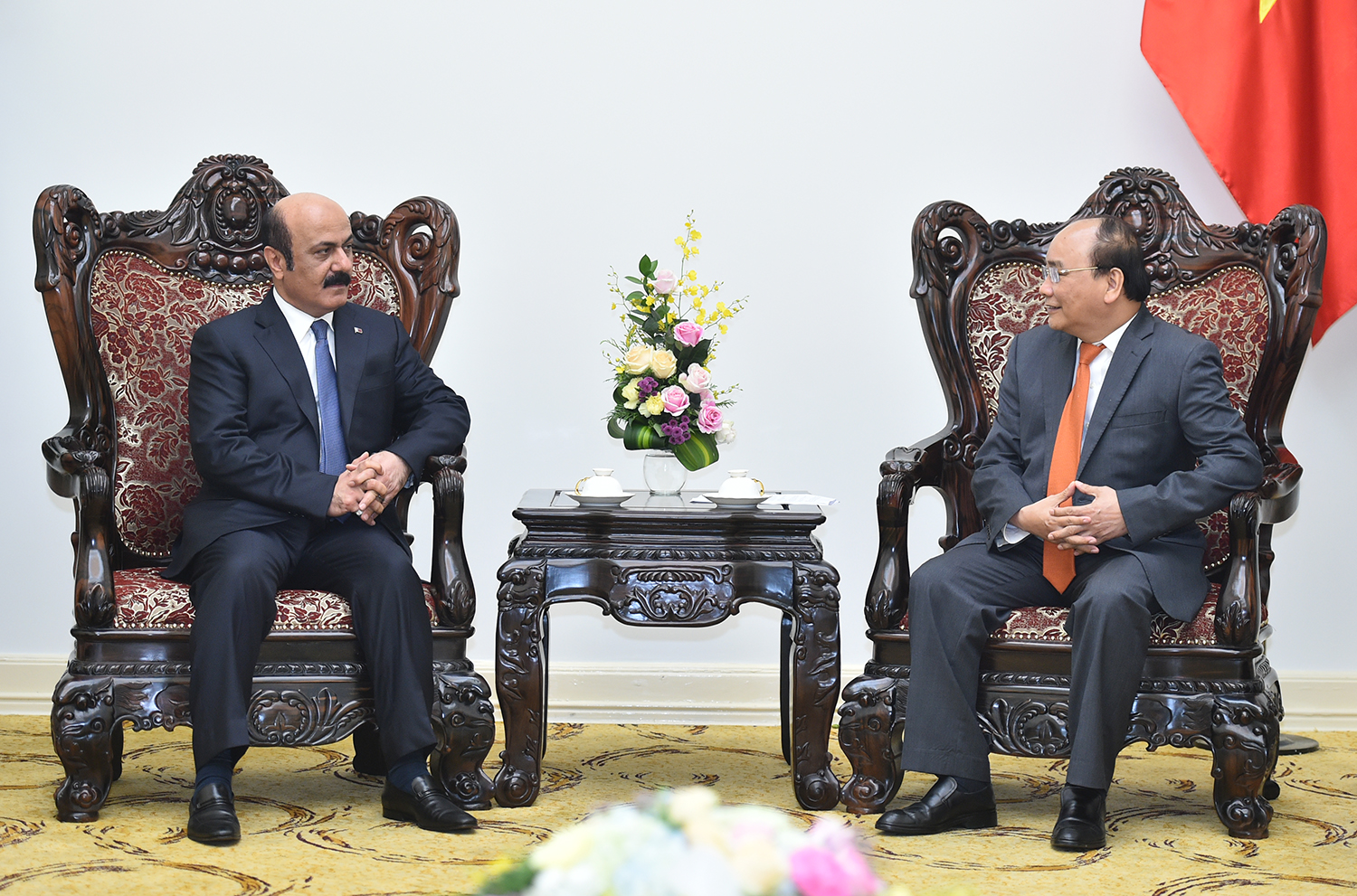  Thủ tướng Chính phủ Nguyễn Xuân Phúc và  Đại sứ Qatar Mohamed Ismail Al-Emadi. Ảnh: VGP