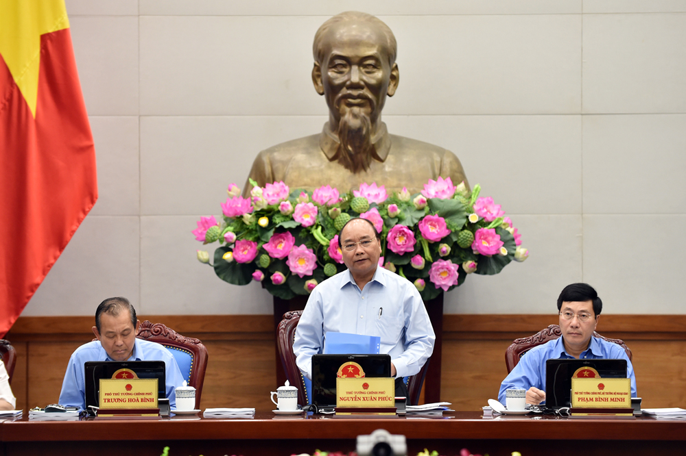  Thủ tướng Nguyễn Xuân Phúc chủ trì phiên họp Chính phủ chuyên đề xây dựng pháp luật.  Ảnh: VGP