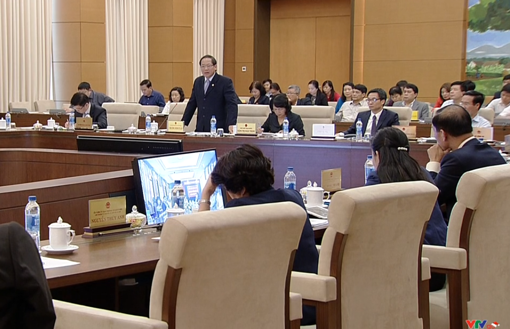 Bộ trưởng Bộ Thông tin và Truyền thông Trương Minh Tuấn trả lời chất vấn của Ủy ban Thường vụ Quốc hội. Ảnh chụp màn hình 