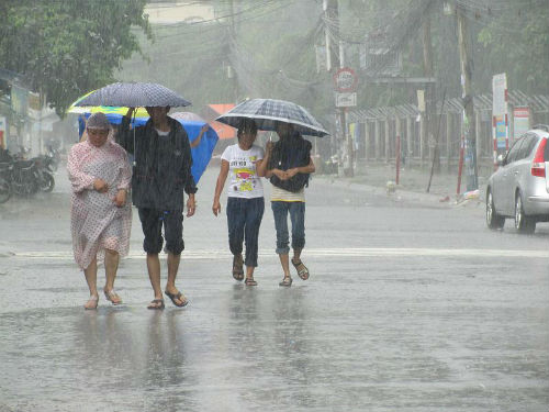 Cảnh báo mưa dông trên khu vực nội thành Hà Nội. Ảnh minh họa 