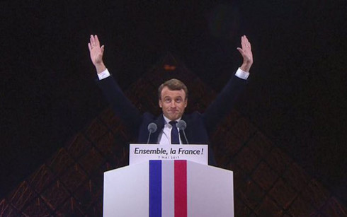  Ông Emmanuel Macron tuyên bố chiến thắng trước những người ủng hộ. Ảnh: AFP 