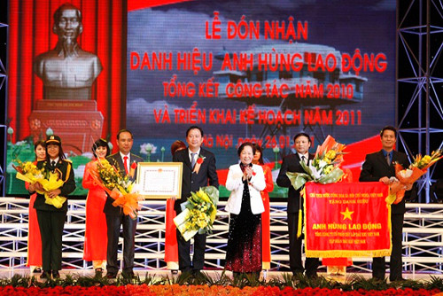 PVC đón nhận Danh hiệu Anh hùng Lao động vào ngày 26/1/2011. Ảnh: PVC 