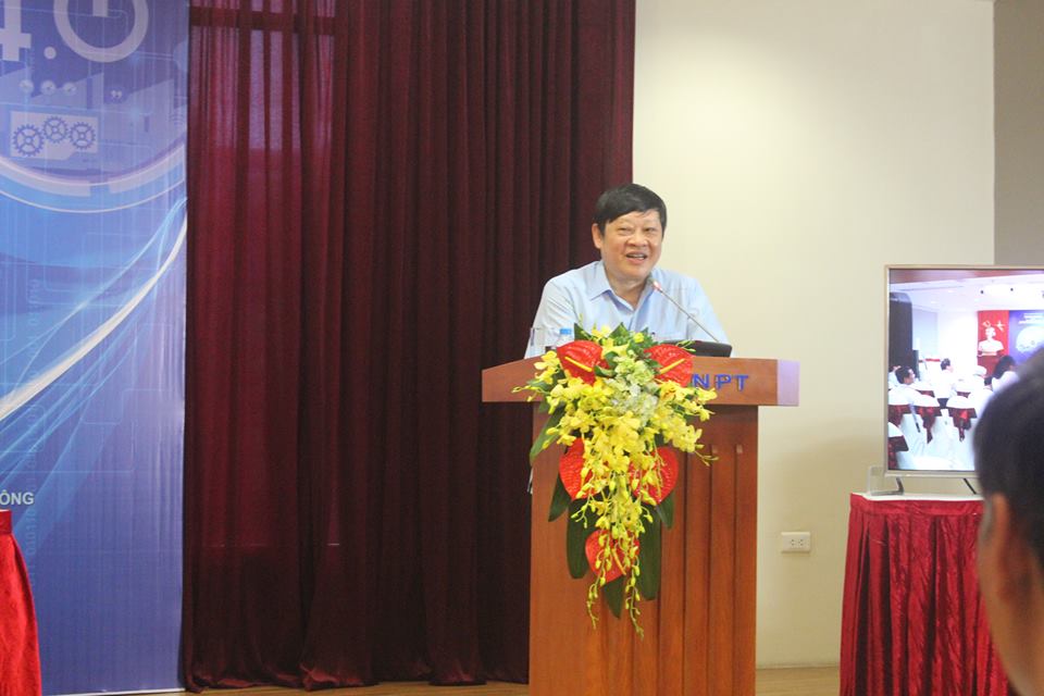 Thứ trưởng Bộ Y tế Nguyễn Viết Tiến phát biểu tại lễ phát động Giải thưởng Nhân tài Đất Việt 2017. Ảnh: Dương Hòa