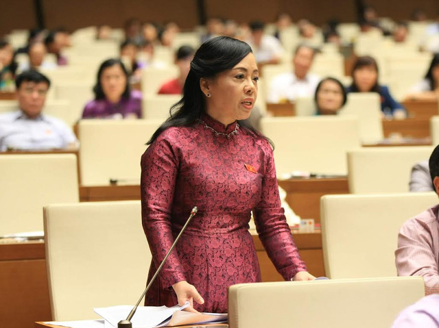  Bộ trưởng Bộ Y tế Nguyễn Thị Kim Tiến trả lời chất vấn quốc hội. Ảnh: VGP