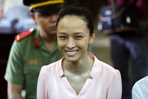  Hoa hậu Trương Hồ Phương Nga chính thức được tại ngoại để điều tra lại. Ảnh: Thanh niên