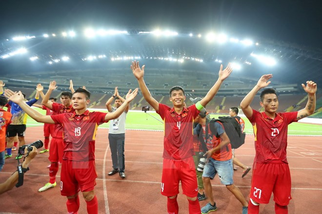  Đội tuyển Việt Nam trước giờ bóng lăn. Ảnh: TTXVN