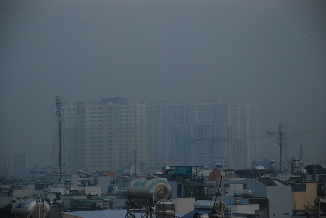  Sương mù bao phủ TP. Hồ Chí Minh trong sáng sớm. Ảnh: Dân trí