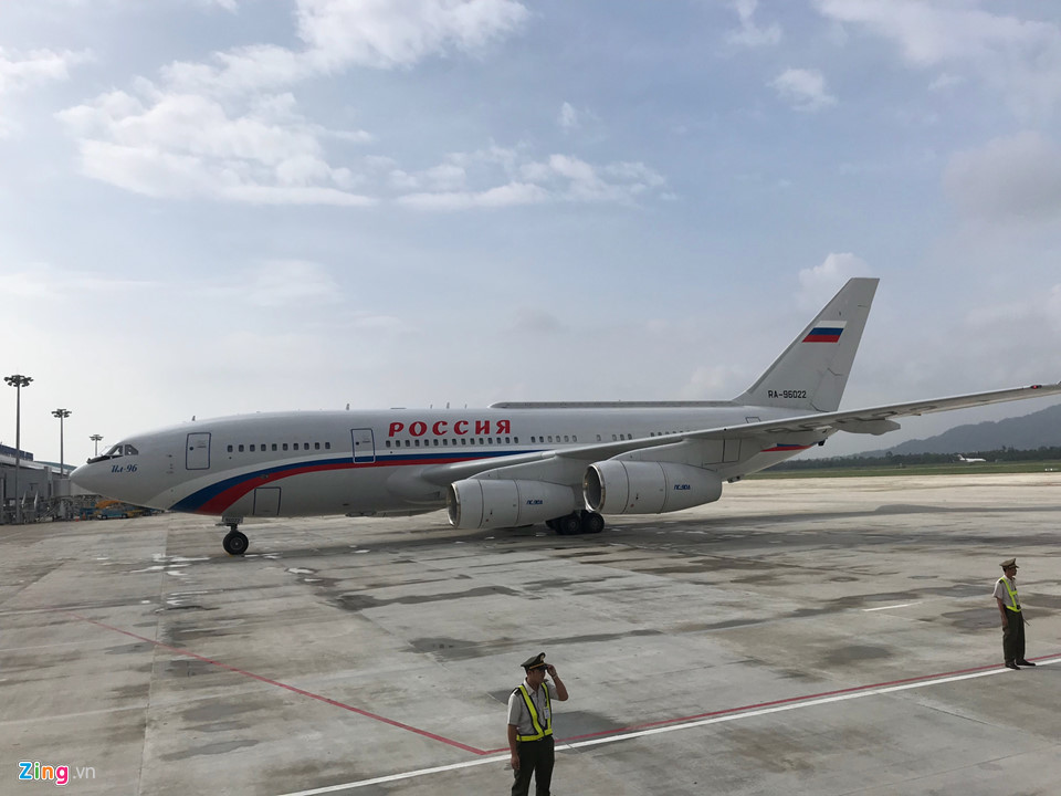 Tổng thống Putin tới Đà Nẵng bằng máy bay Ilyushin Il-96-300PU. Ảnh: Tri thức trực tuyến 