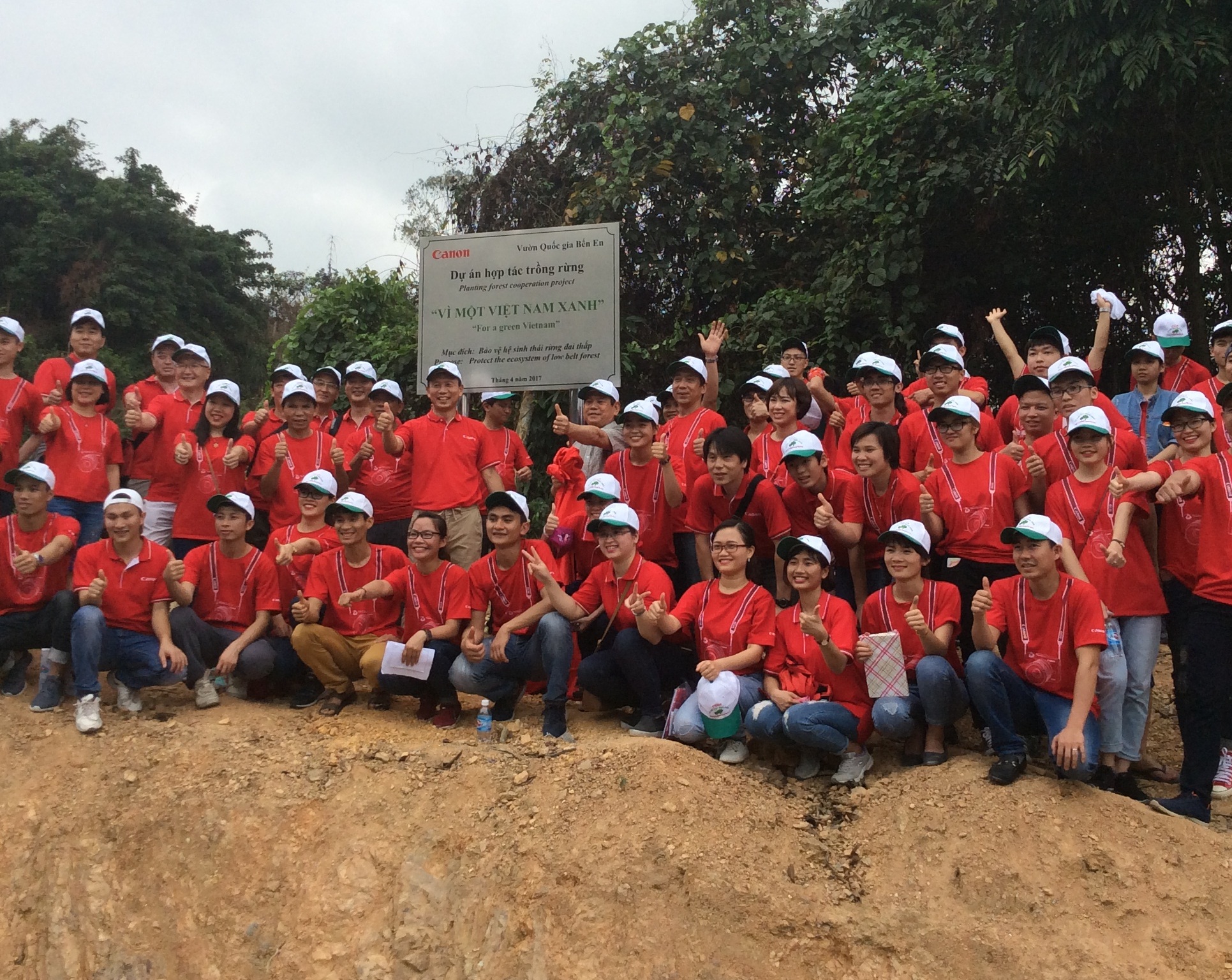 Tr&ocirc;̀ng rừng vì m&ocirc;̣t Vi&ecirc;̣t Nam xanh