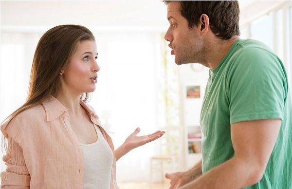 Khi tranh luận, cãi vã nổ ra, bạn sẽ khó khăn hơn khi muốn giấu mình trong giấc ngủ. Ảnh minh họa Khi tranh luận, cãi vã nổ ra, bạn sẽ khó khăn hơn khi muốn giấu mình trong giấc ngủ. Ảnh minh họa