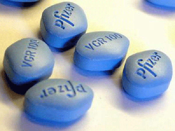 Thuốc Viagra được biết đến là ''thần dược'' hỗ trợ nam giới trị chứng rối loạn chức năng cương dương. Ảnh minh họa